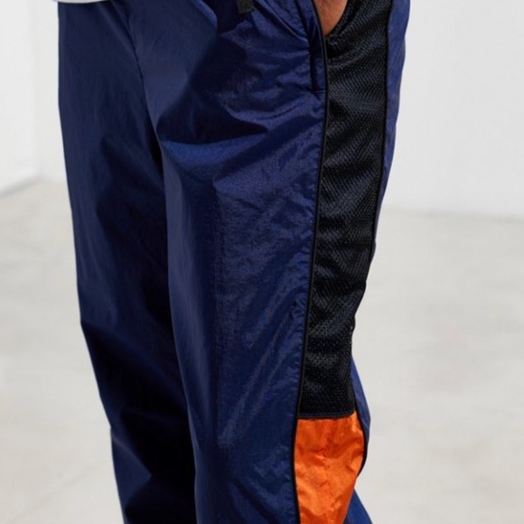 Brand New Lacoste UO Exclusive Nylon Track Pant - Picture 6 of 8